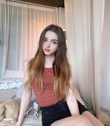  Алина